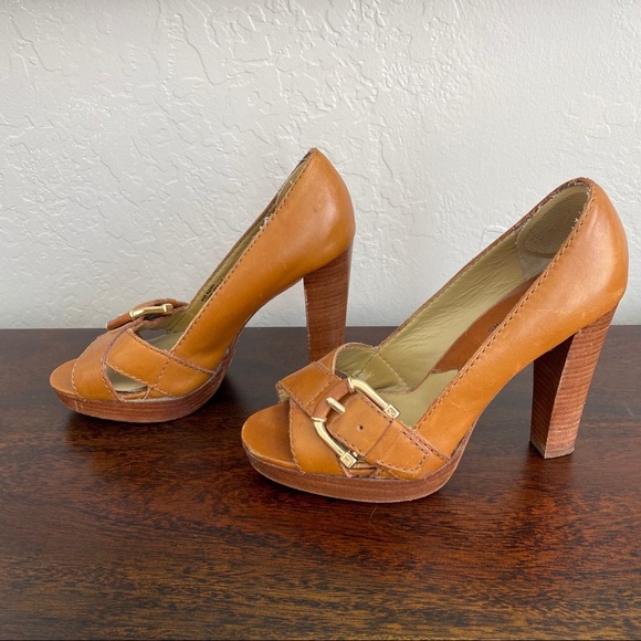 Michael Kors tan Leather peep toe high heels - Picture 3 of 8